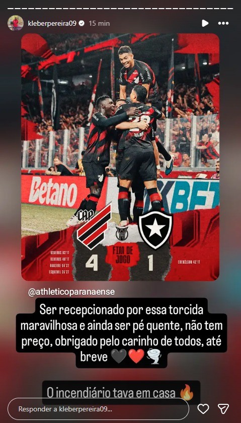 Campeões brasileiros no Athletico, Alex Mineiro e Kléber Pereira comemoram vitória na Arena