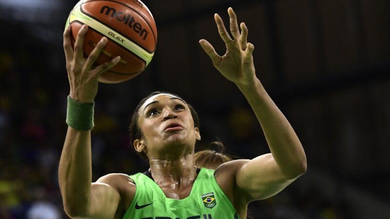 Iziane lamenta morte de Oscar Schmidt e exalta legado eterno no basquete brasileiro