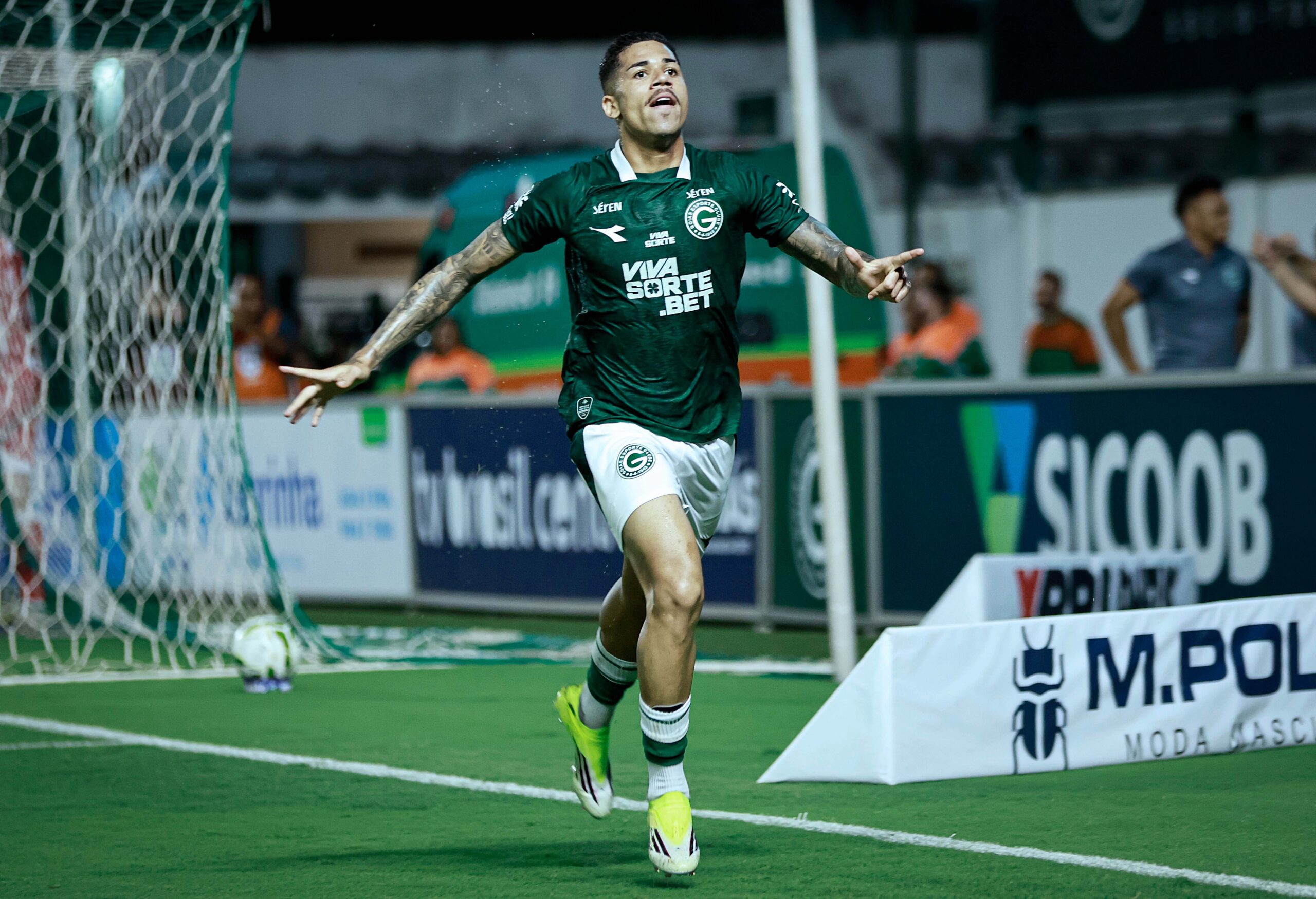 Diego Caito vai fazer cirurgia e desfalca o Goiás por algumas semanas