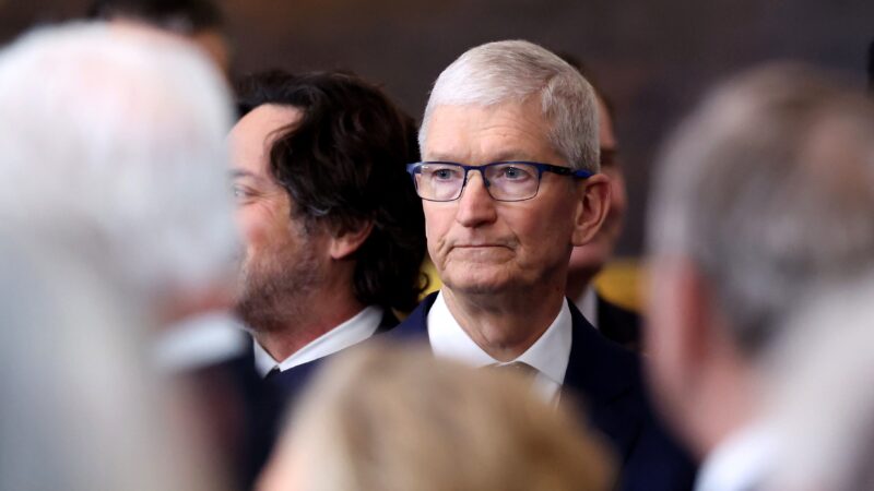 Tim Cook se isola como CEO mais longevo da Apple, superando Steve Jobs; veja as diferenças entre eles