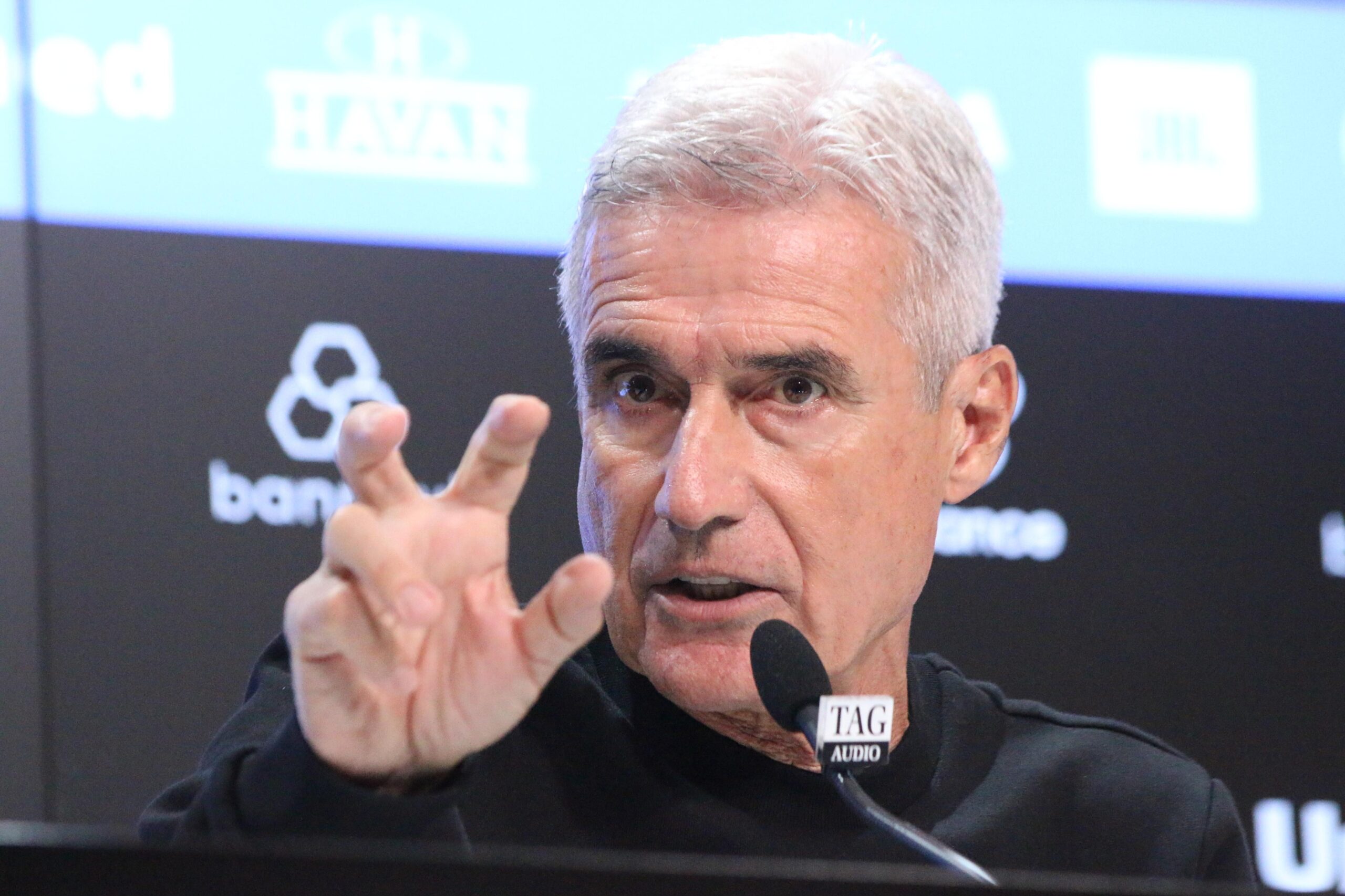 Luís Castro critica primeiro tempo do Grêmio contra o Remo e admite preocupação com atuação ruim