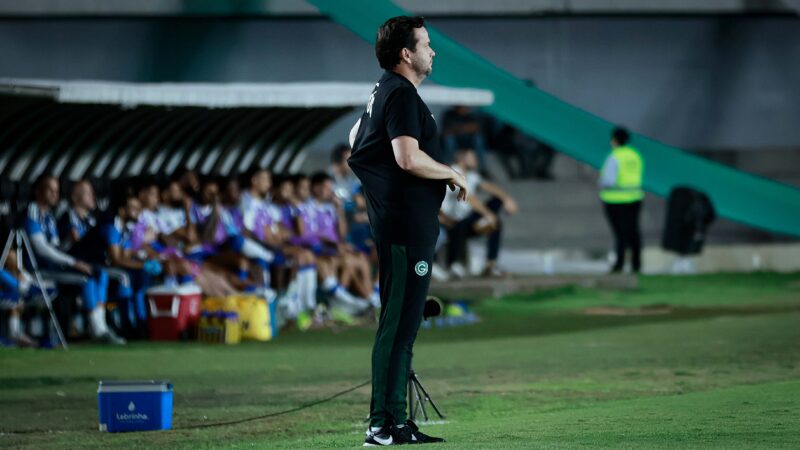 Daniel Paulista admite aumento da cobrança interna após terceira derrota seguida