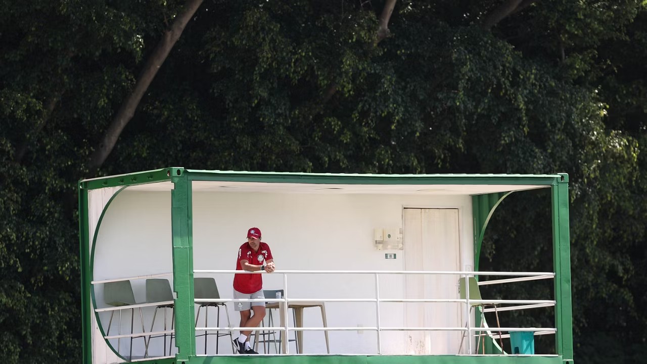 Abel Ferreira completa 2000 dias no Palmeiras, empilha recordes e vive cenário oposto a de rivais; compare