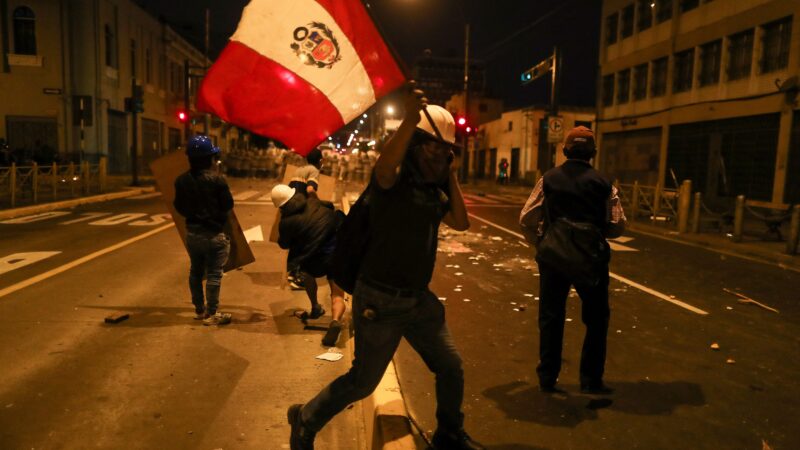Campanha eleitoral chega ao fim no Peru, com recorde de 35 candidatos à presidência
