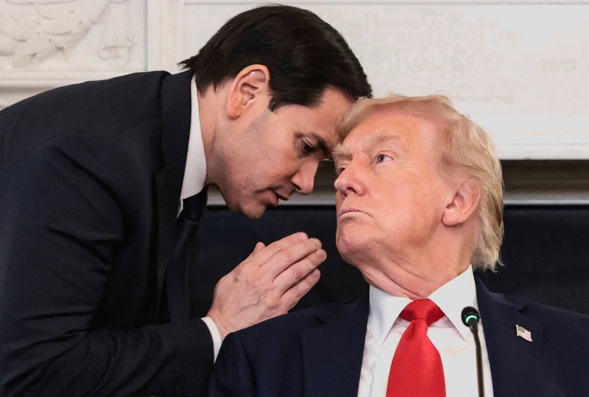 J.D. Vance tem semana desastrosa, enquanto Rubio se fortalece diante de Trump