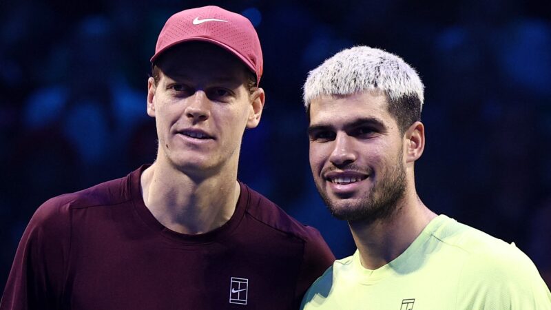 Sinner lamenta ausência de Alcaraz em Roland Garros: “O tênis precisa de Carlos”
