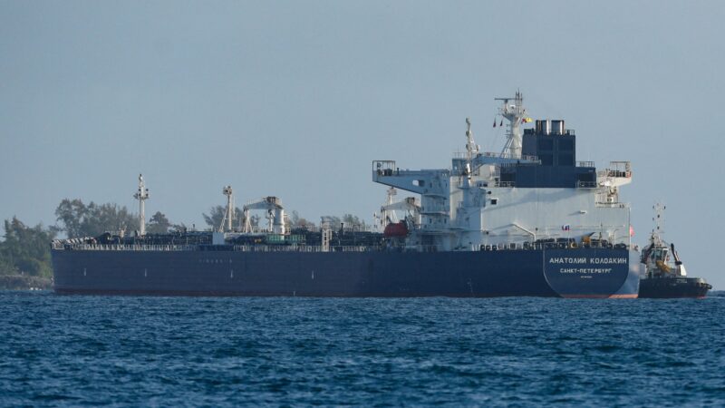 Irã volta a fechar o Estreito de Ormuz, diz agência estatal iraniana