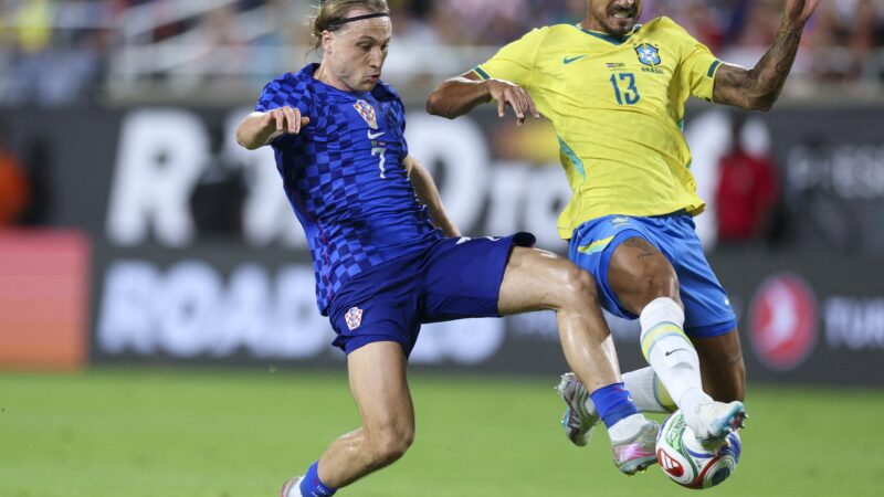 Danilo mantém cautela mesmo com convocação antecipada e valoriza trabalho nos bastidores