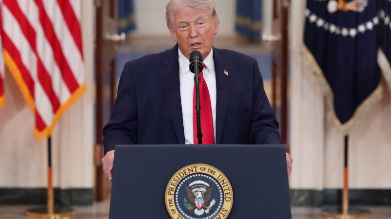 Trump ameaça atacar usinas de eletricidade no Irã se não houver acordo