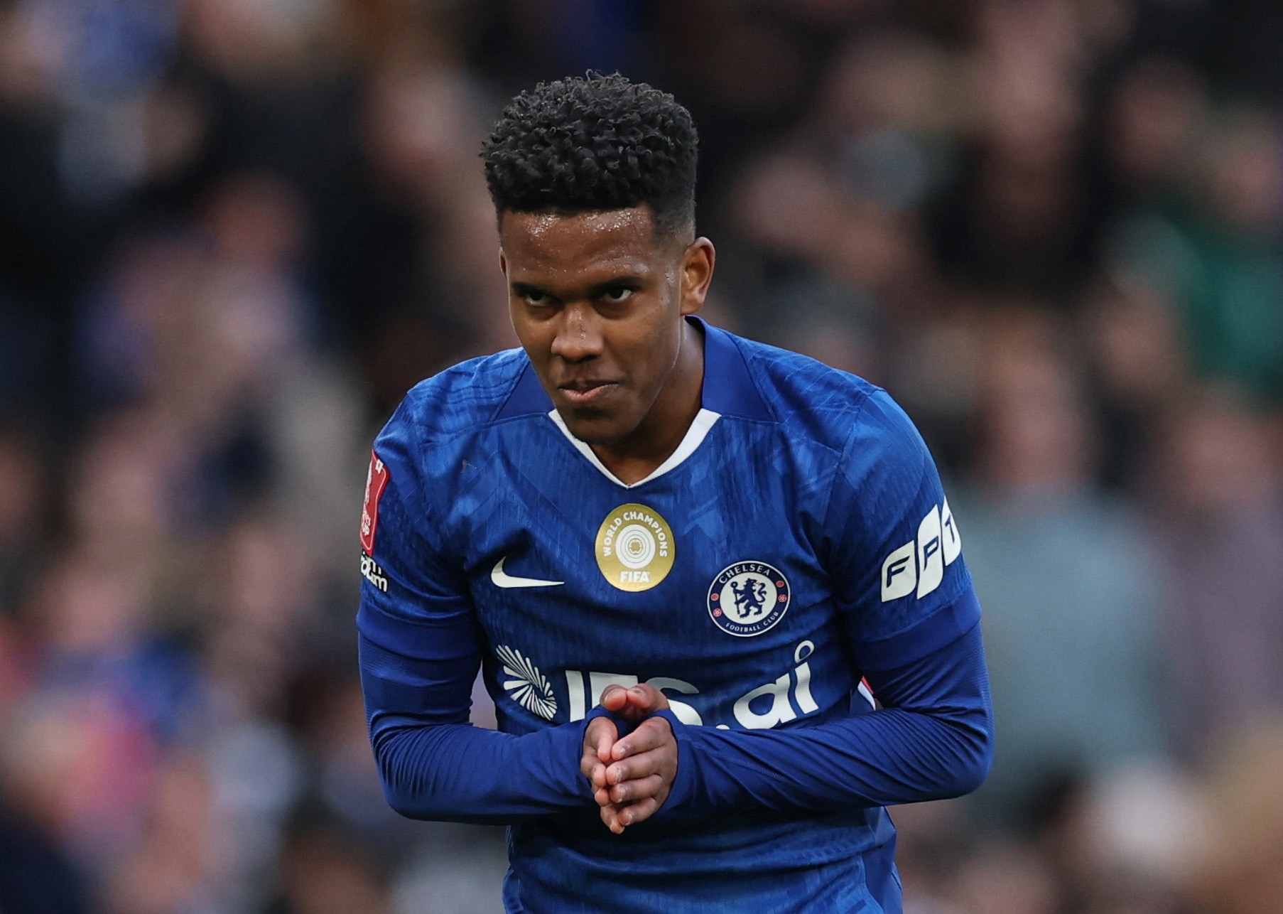 Site inglês elogia Estêvão: “É a faísca que o Chelsea precisa”