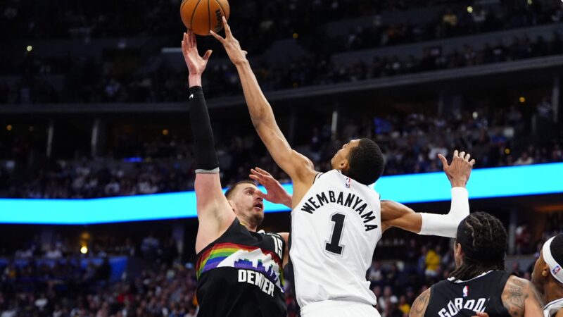 NBA: Jokic ofusca Wembanyama, e Nuggets param sequência de 11 vitórias dos Spurs