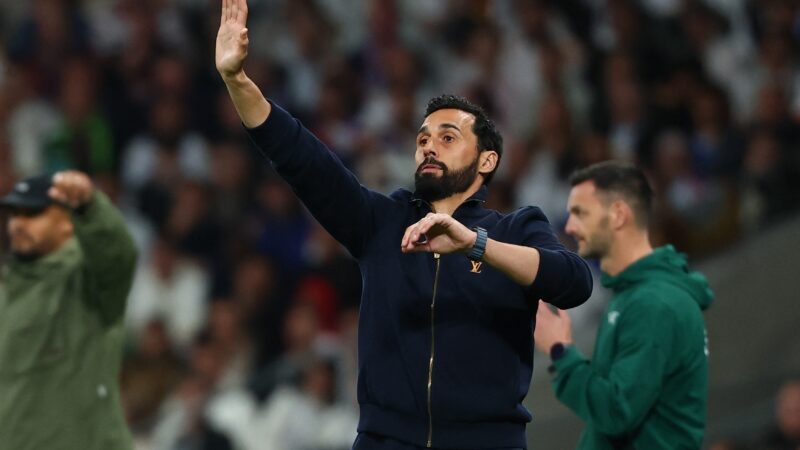 Com menos jogos, Arbeloa iguala número de derrotas de Xabi Alonso como técnico do Real Madrid