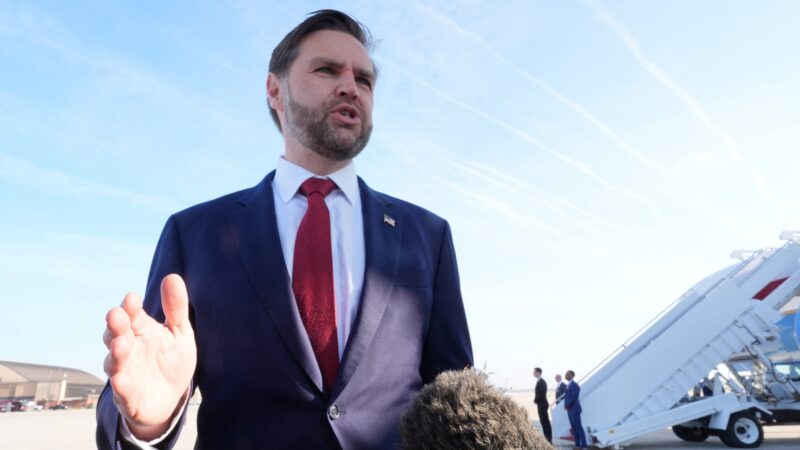 Hotel onde ocorrerá negociações entre EUA e Irã ‘expulsa’ hóspedes em Islamabad