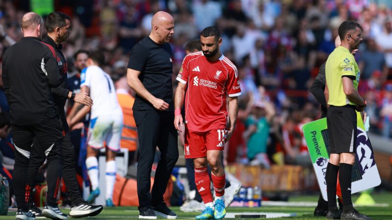 Salah tem suspeita de lesão na coxa e pode ter se despedido do Liverpool neste sábado
