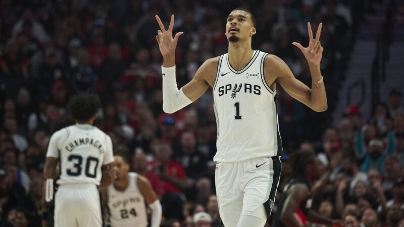 Wemby é liberado em protocolo de concussão, volta aos Spurs e brilha em vitória sobre os Blazers