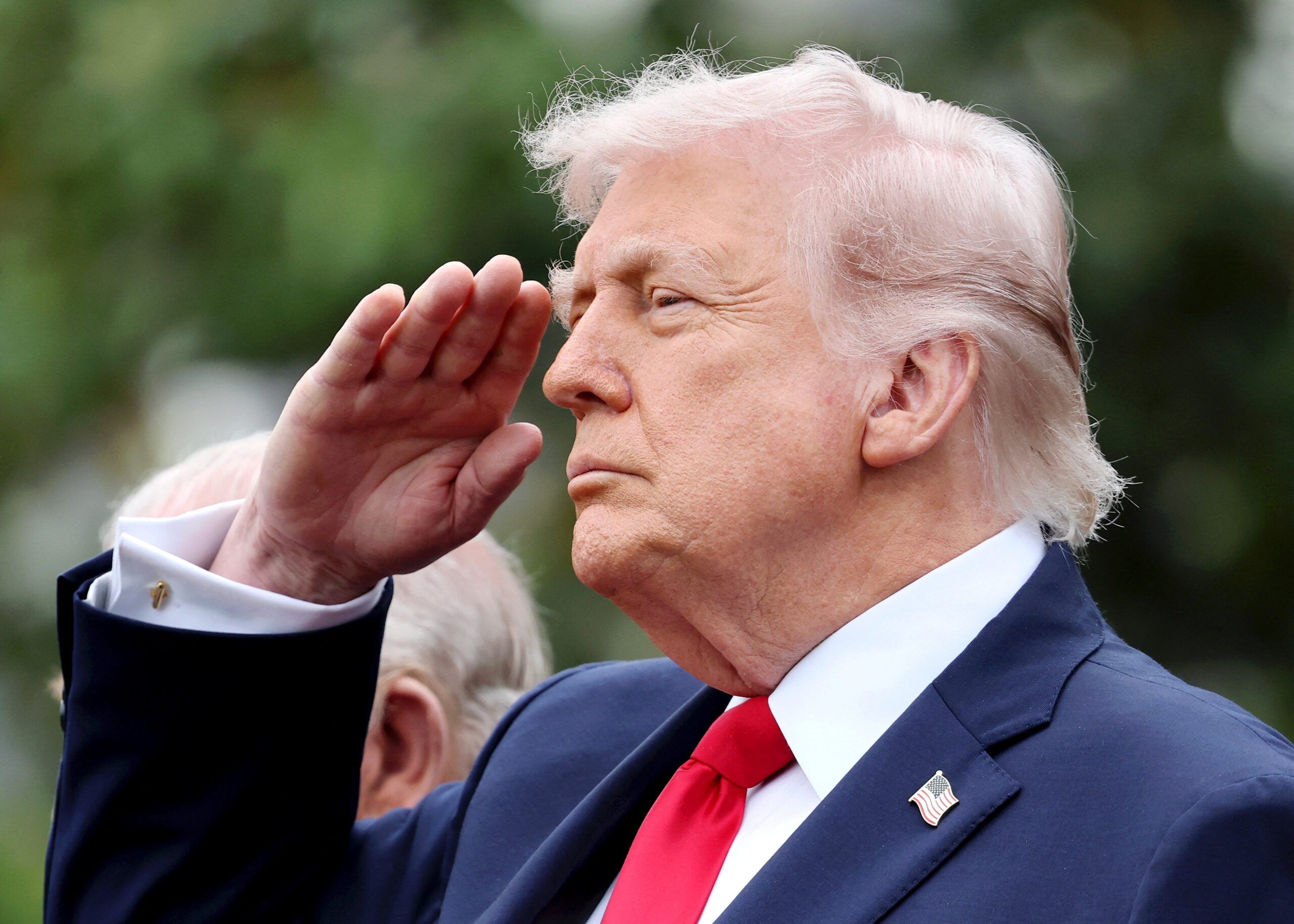 Trump orienta assessores a se prepararem para bloqueio prolongado ao Irã, diz jornal