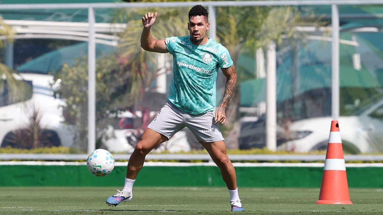 Escalação do Palmeiras: Paulinho treina, e Abel prepara mudança na defesa contra Bragantino