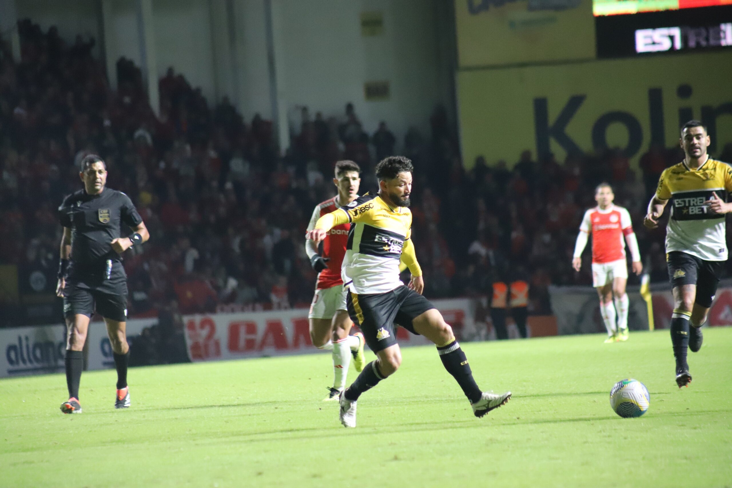 Arthur Caíke aparece no BID e fica liberado para jogar pelo Botafogo-SP