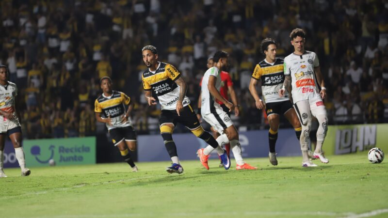 Recuperado, Jhonata Robert pode voltar ao Criciúma contra o CRB