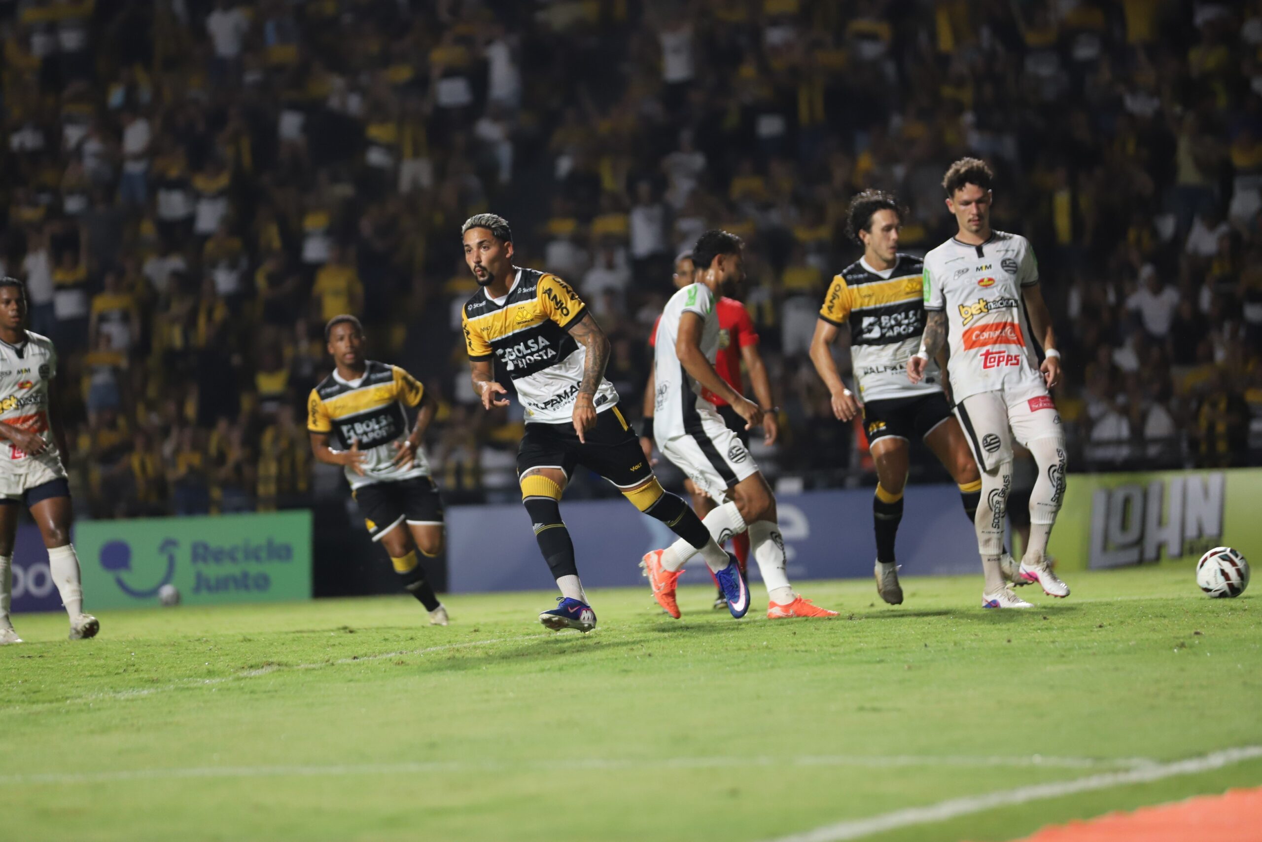 Recuperado, Jhonata Robert pode voltar ao Criciúma contra o CRB