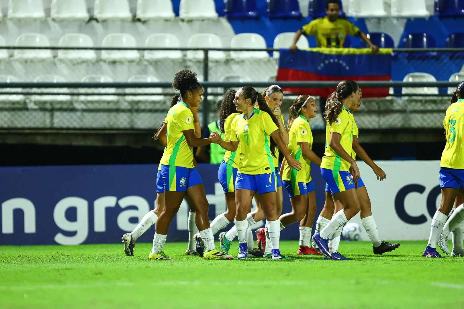 Brasil estreia com vitória no Sul-Americano Feminino Sub-17
