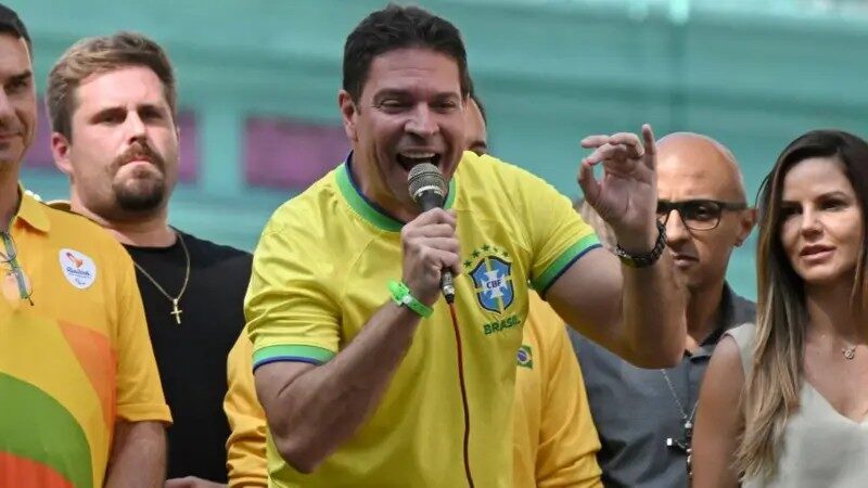 Como a imprensa internacional repercutiu a prisão de Alexandre Ramagem pelo ICE nos EUA