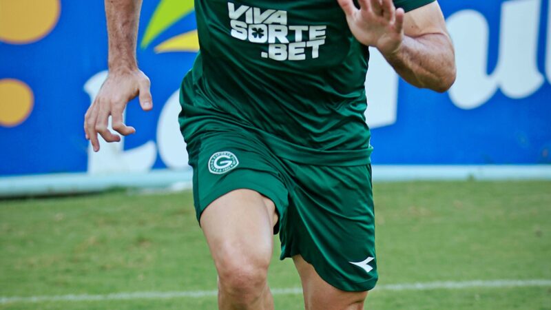 Gegê admite semana “diferente” no Goiás após primeira derrota e mira reação com “fator casa”