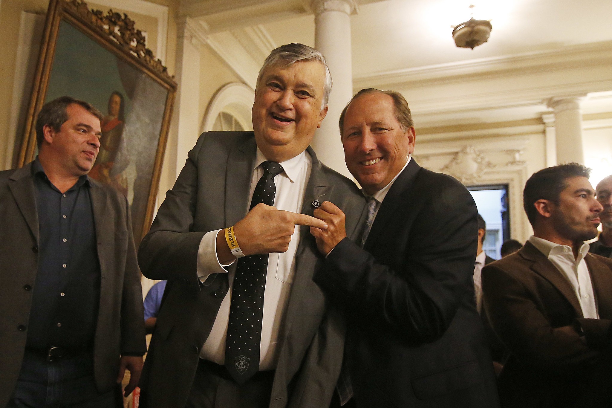 SAF Botafogo anuncia Durcesio como diretor geral e diz que tomará medidas para volta de Textor