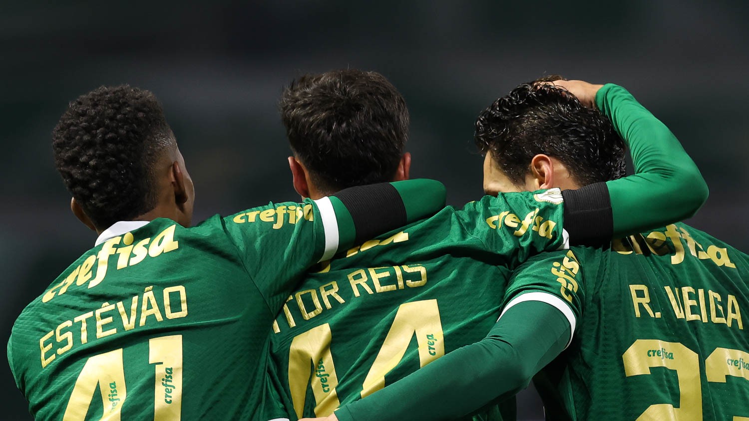 Palmeiras faz R$ 650 milhões com vendas de atletas, aumenta ganhos e tem dinheiro a receber