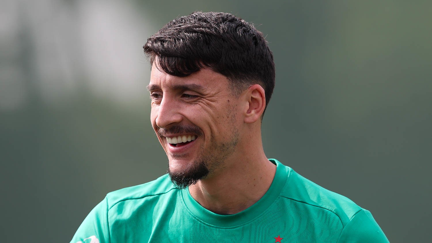 Piquerez treina no gramado pela primeira vez no Palmeiras após cirurgia no tornozelo direito