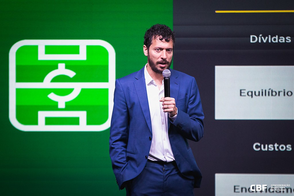 Clubes pedem, e agência de fair play adia outra vez prazo para entrega de dados financeiros