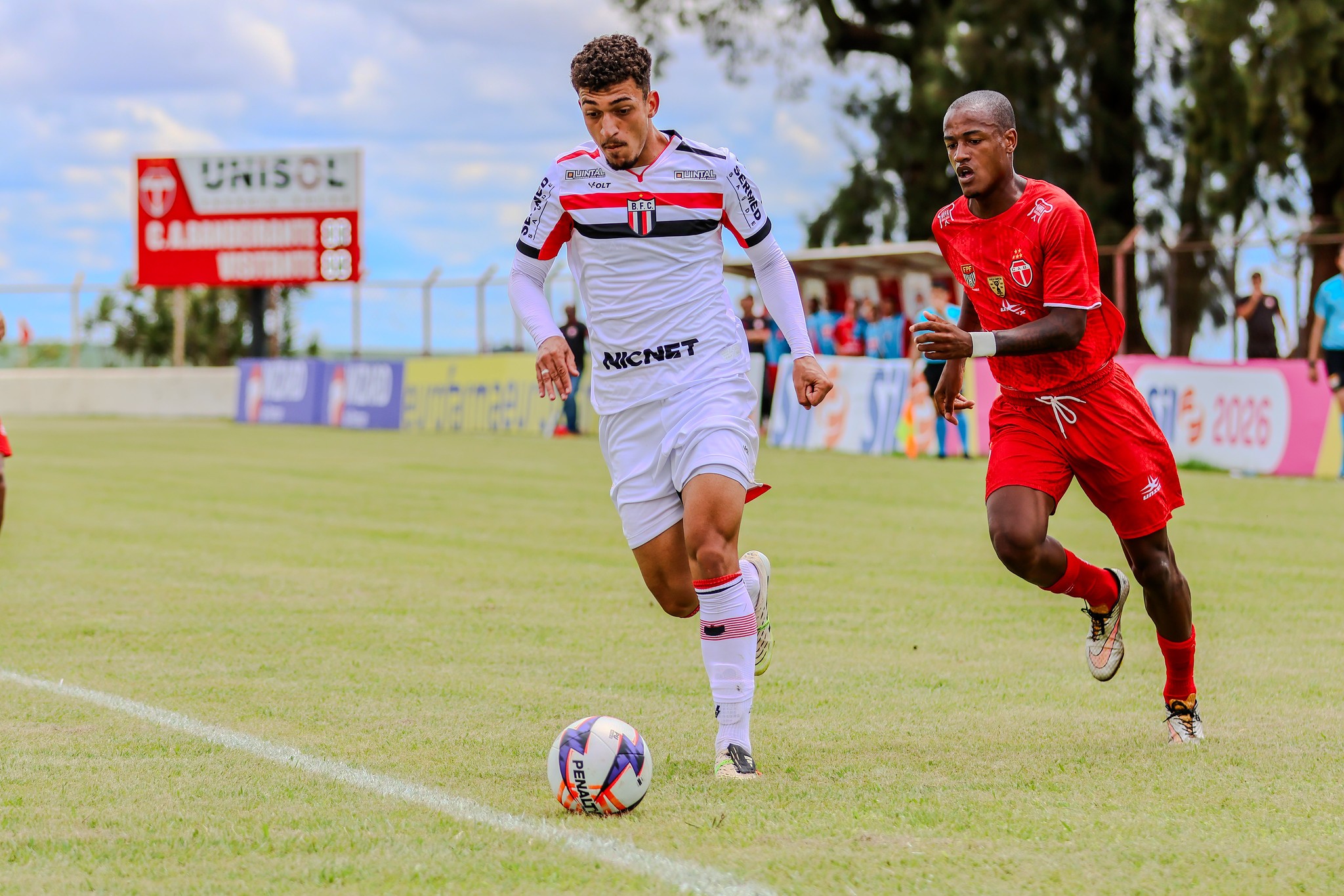Botafogo-SP renova contratos de Henrique Teles e Felipe Penha