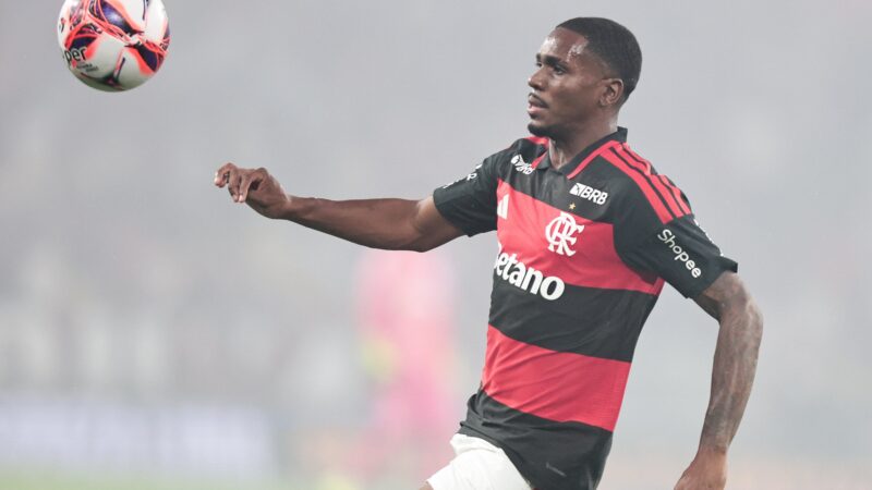 Lesões de concorrentes criam novo “desafio contra o tempo” para Evertton Araújo no Flamengo