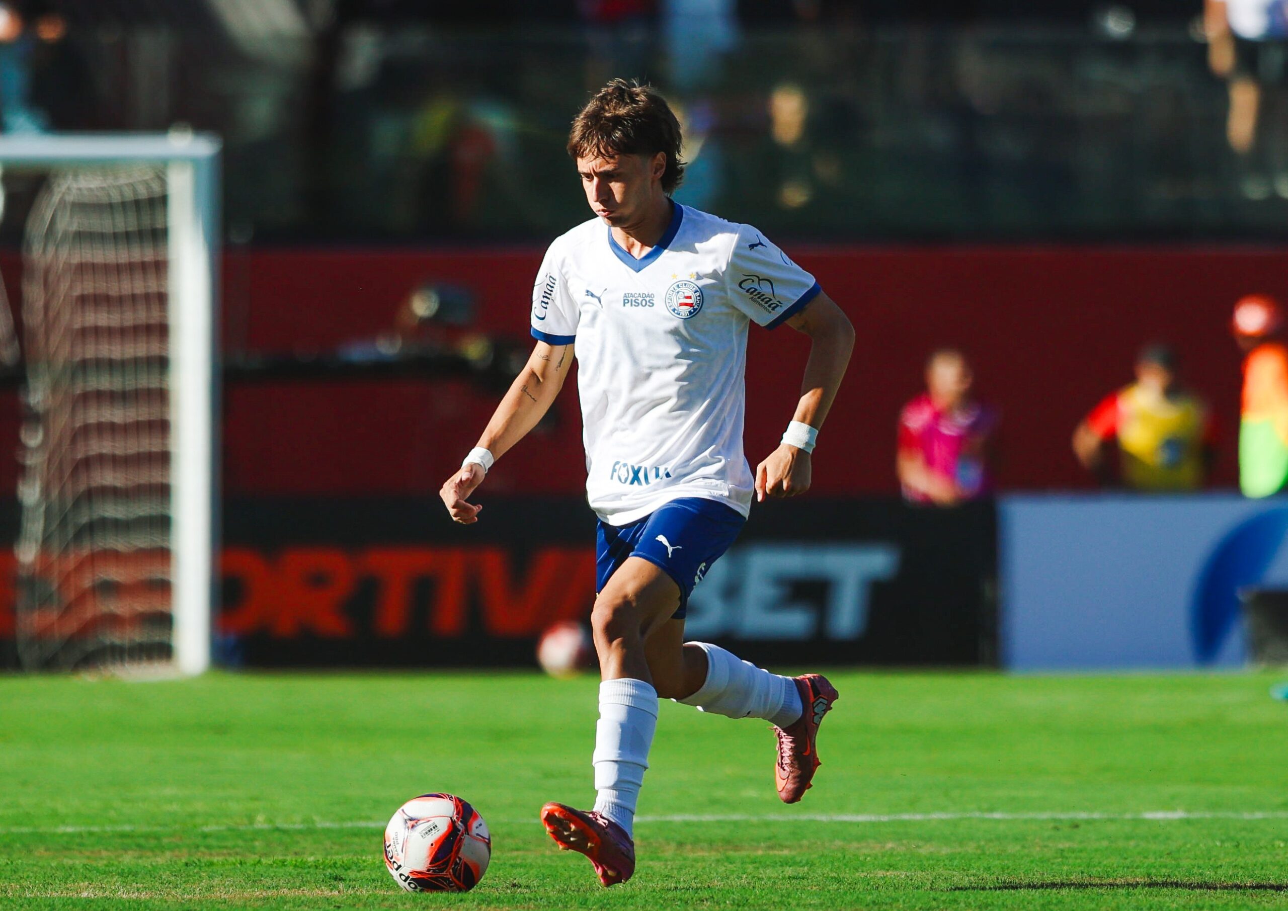 Reforço mais caro do Bahia em 2026 vai para o fim da fila e completa seis jogos no banco