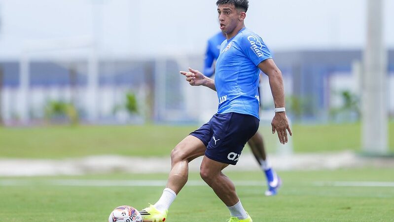 Kanu e Sanabria participam de parte do treino do Bahia para pegar o Palmeiras