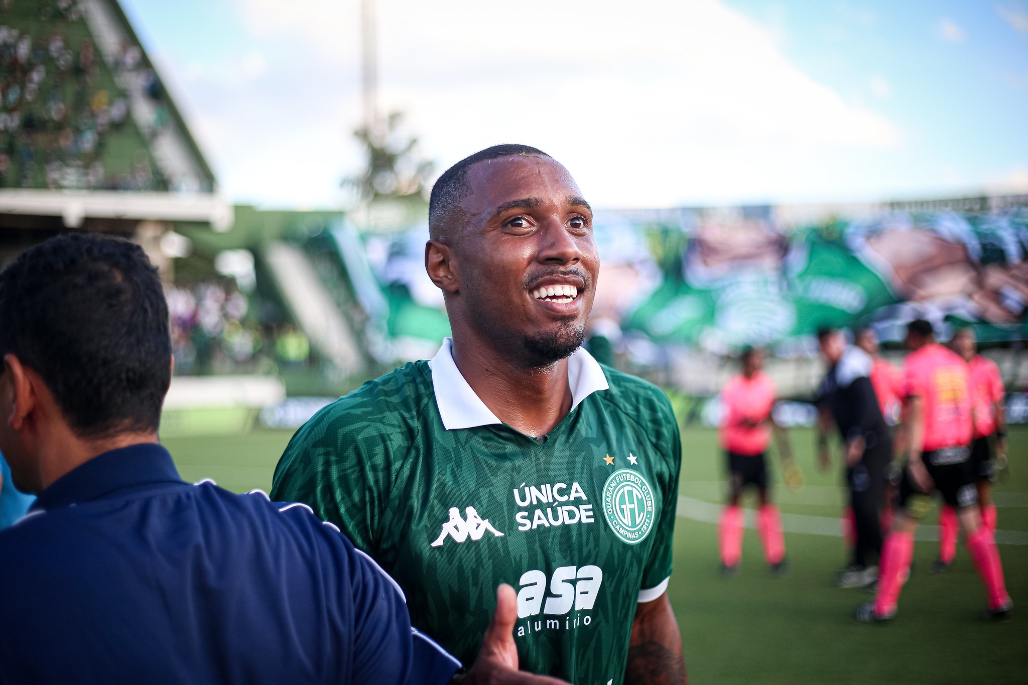 Artilheiro do Guarani foi servente de pedreiro durante pausa na carreira: “Tinha que se virar”