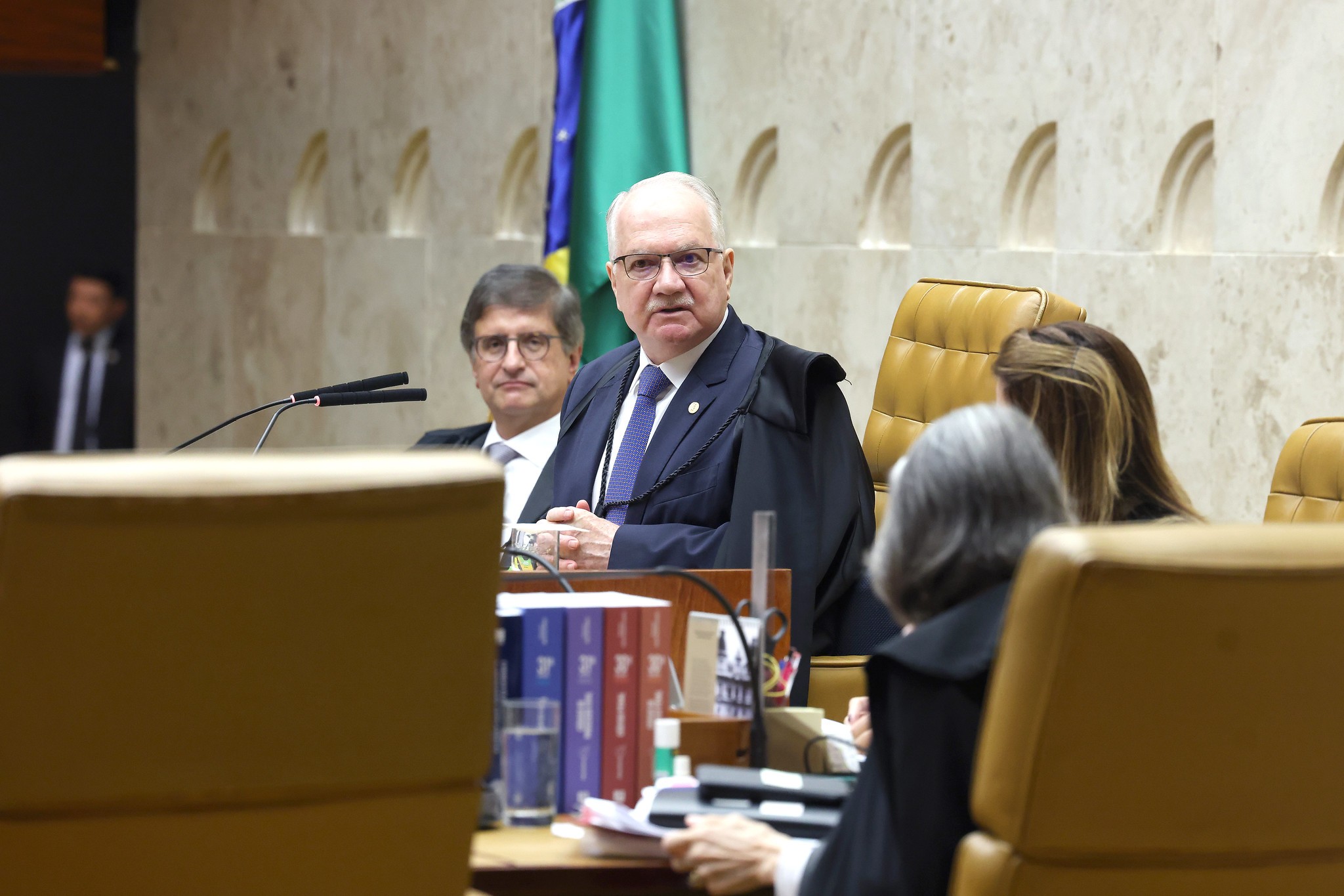 Fachin diz que proposta de Dino para nova reforma no Judiciário ‘vem somar’