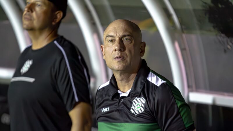 Figueirense demite o técnico Márcio Zanardi após derrota na Série C