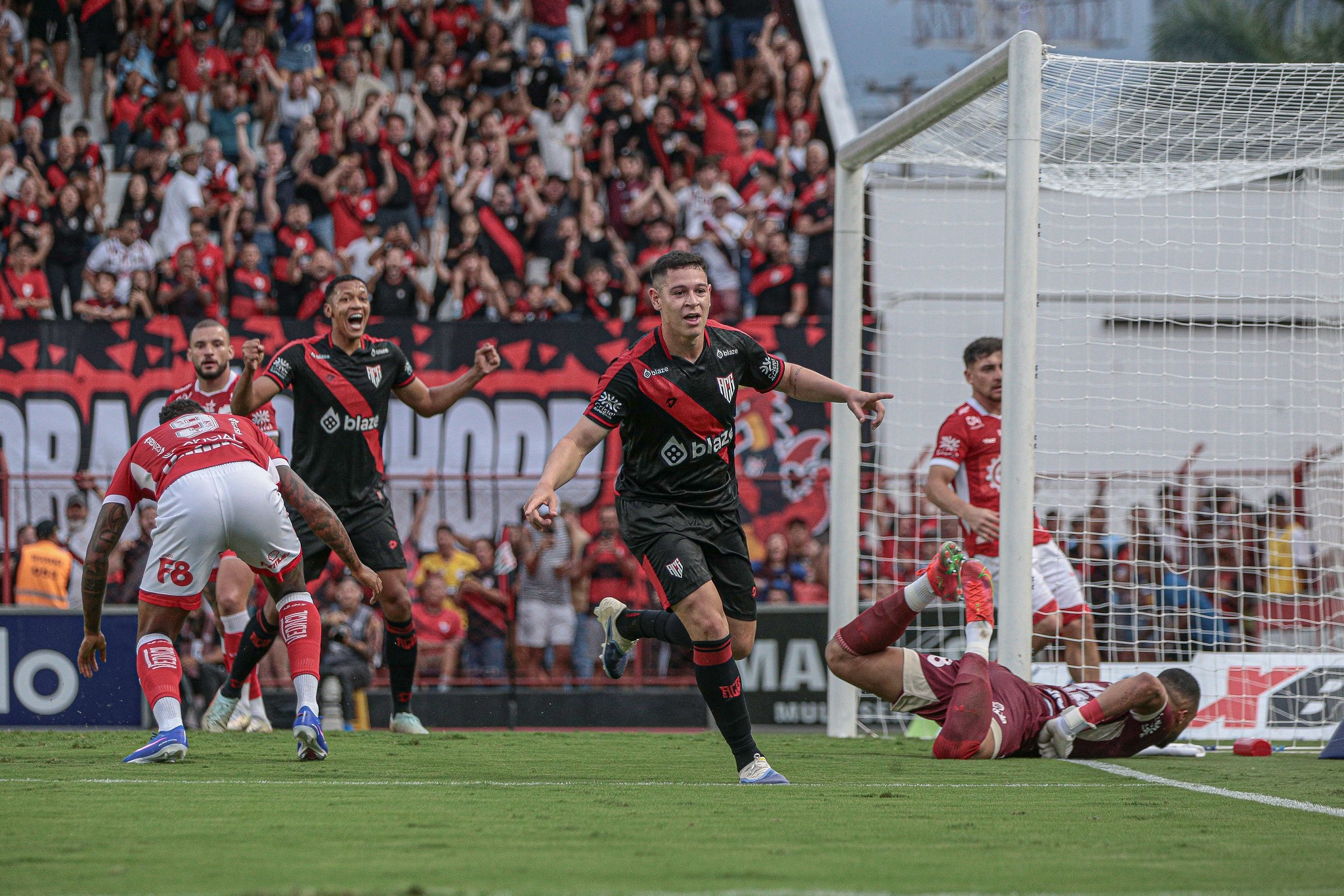 Zerado na Série B, Atlético-GO defende tabu contra o Vila Nova neste sábado
