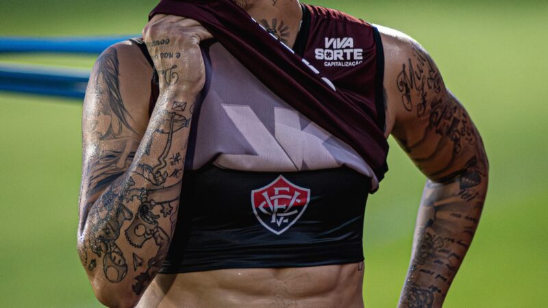 Reforço do Vitória sofre com problemas físicos e completa três meses sem prazo para estreia