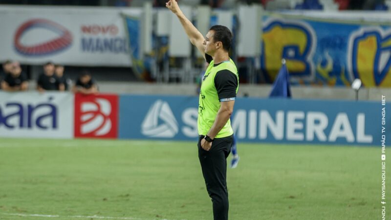 Júnior Rocha cita Paysandu melhor que Vasco no primeiro tempo, e comenta queda física