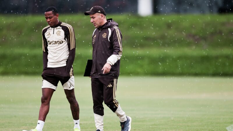 Destaque negativo em último jogo contra o Bahia, Wallace Yan tenta retomar prestígio no Flamengo