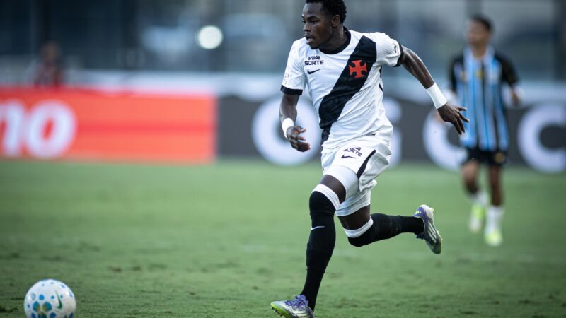 Arma do Vasco, Andrés Gómez é quem mais finaliza no Brasileirão, mas ainda não marcou; compare