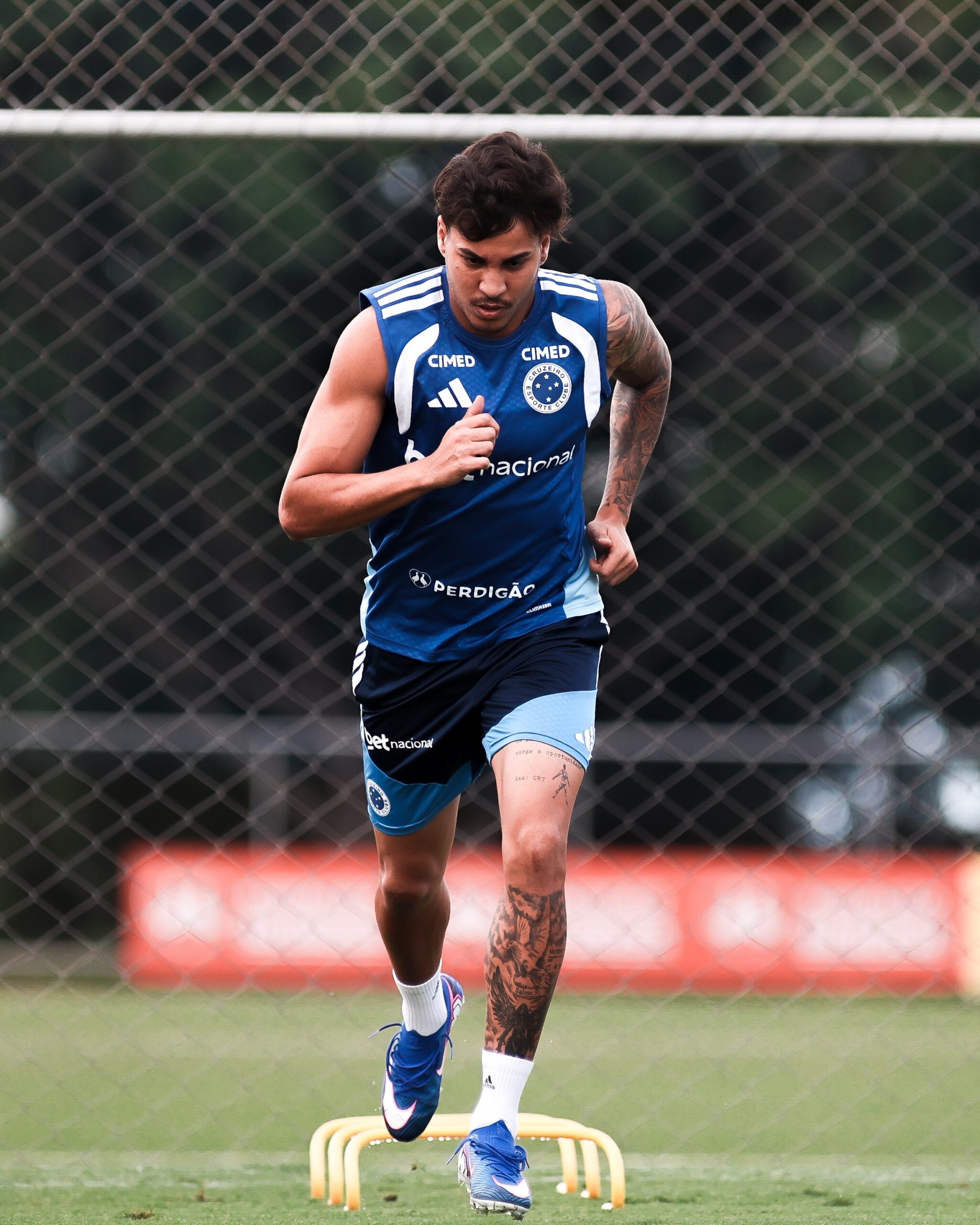 Escalação do Cruzeiro: Kaio Jorge volta, e goleiro de 20 anos disputa posição com Matheus Cunha