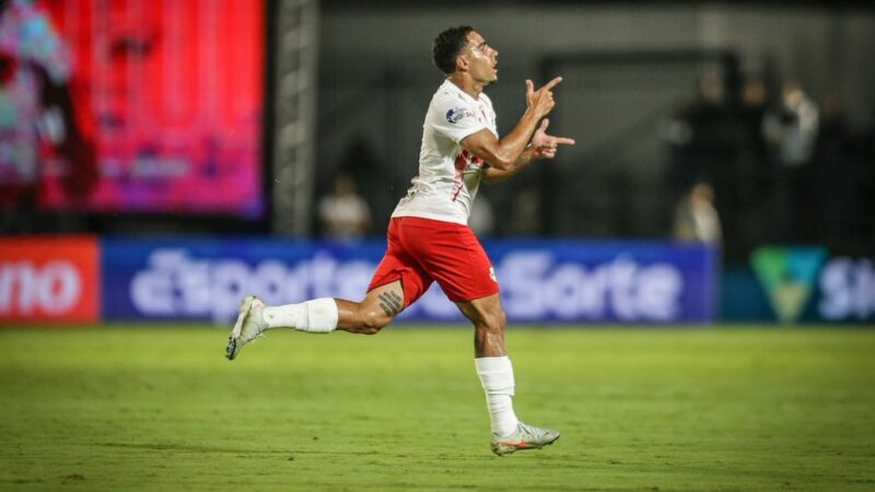 “Um dos nossos melhores jogos do ano”, destaca Gabriel após vitória do Bragantino sobre o Flamengo