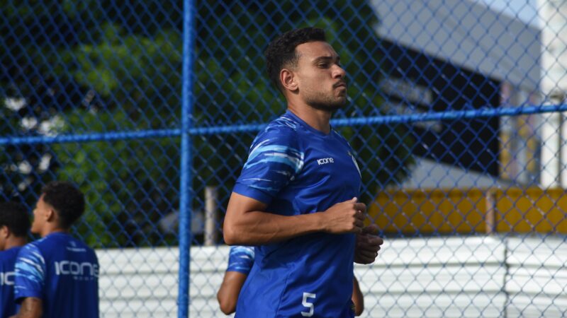 Mesmo após derrota, volante elogia estreia do Vitória-ES e mostra positivismo com sequência da Série D
