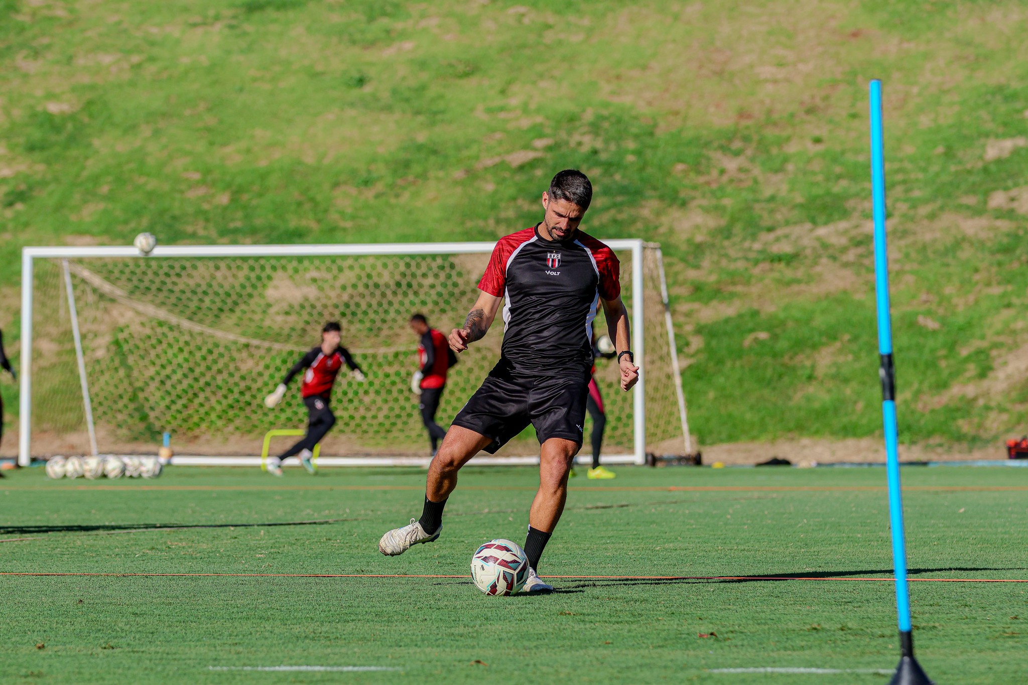 Rafael Gava pode ser desfalque do Botafogo-SP contra Atlético-GO