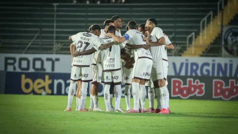 Base da Ferroviária ganha destaque e recebe elogios de Corrêa após estreia na Série C