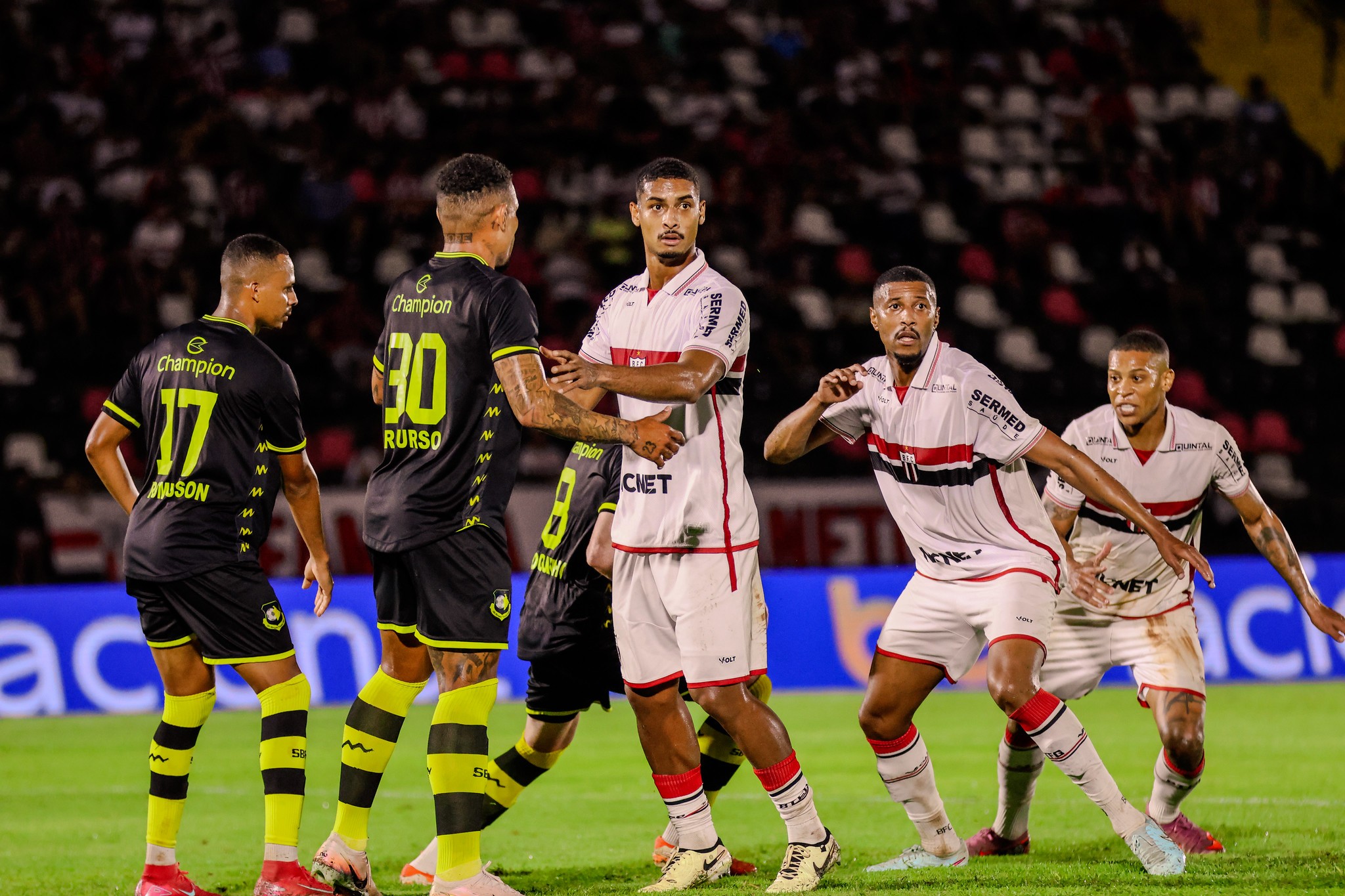 Botafogo-SP foca melhorar encaixe defensivo e aproveitamento no ataque