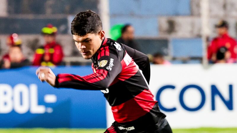 Incerteza na lateral esquerda faz Flamengo monitorar mercado por reforço; entenda